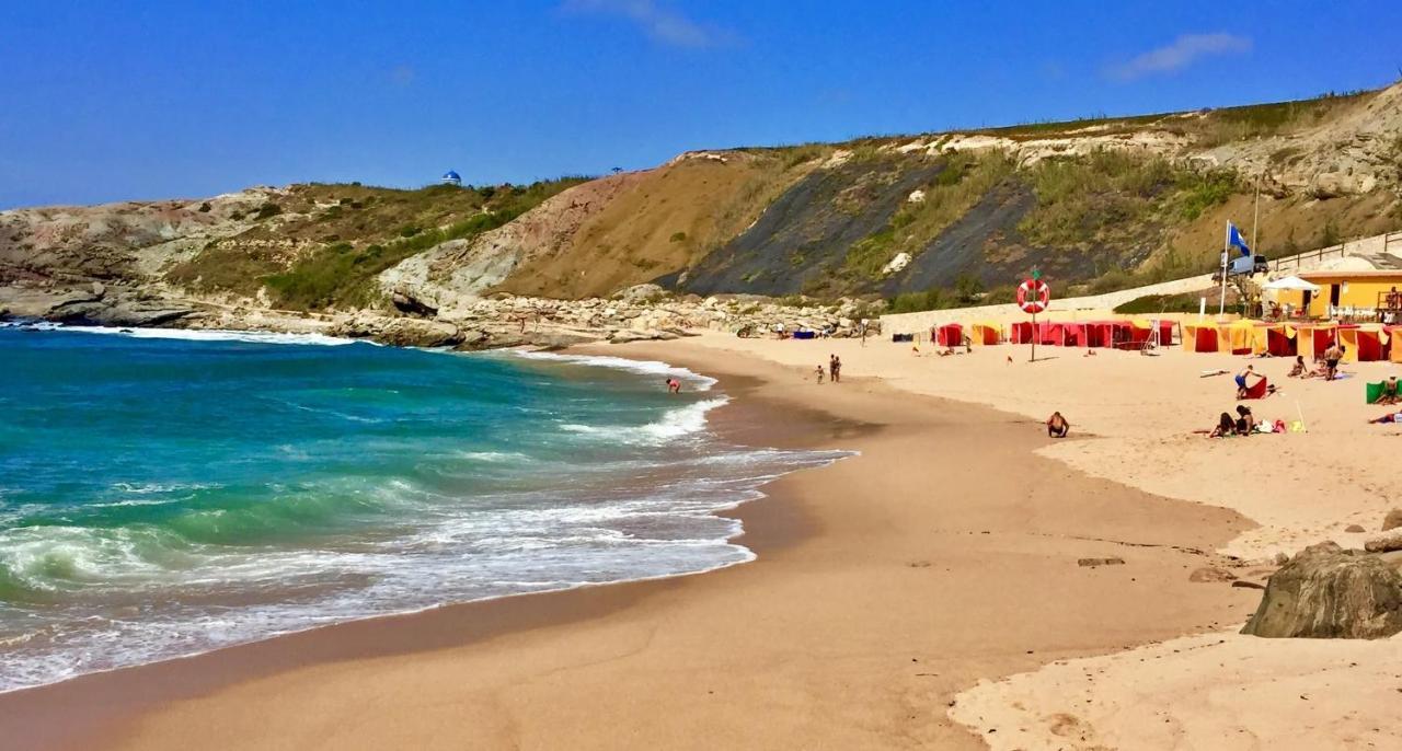 The Whale Beach House Atouguia Da Baleia Bagian luar foto